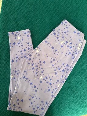 LuLaRoe Lavender Leggings with purple and white Star Print